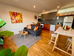 Spacious Carlton 1 bedroom Apt With Secure Parking